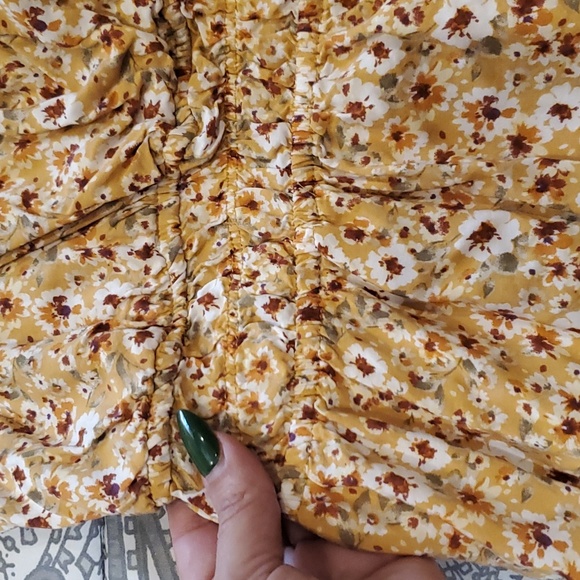 Spring dress - Picture 3 of 5